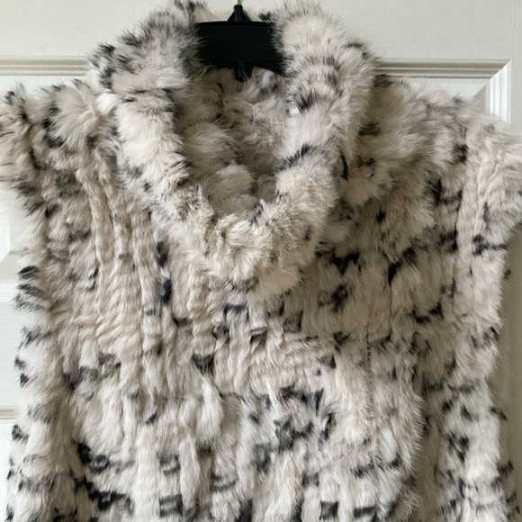 Neiman Marcus 100% rabbit fur vest - Picture 2 of 9